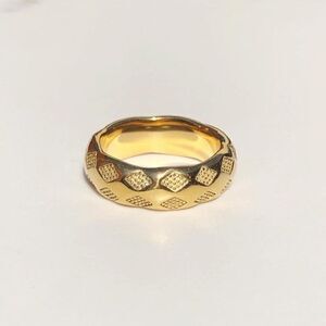 New! “Gabi” Checkered Gold Ring